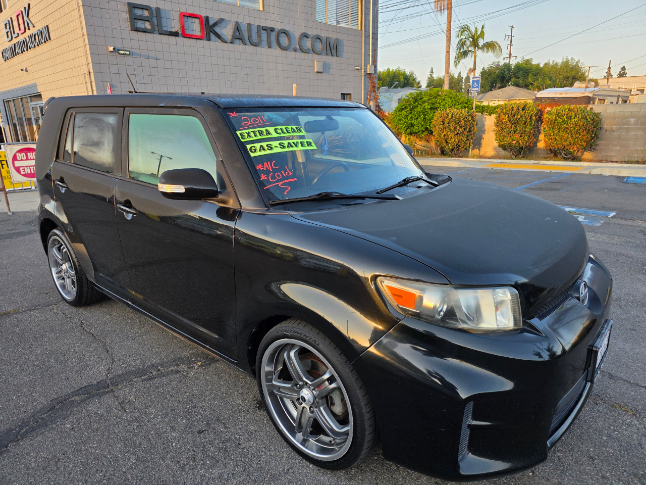 2011 Scion xB photo 4
