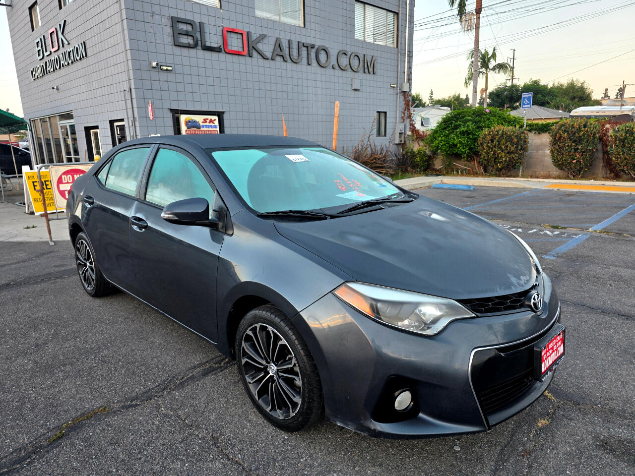 2015 Toyota Corolla S Premium photo 3