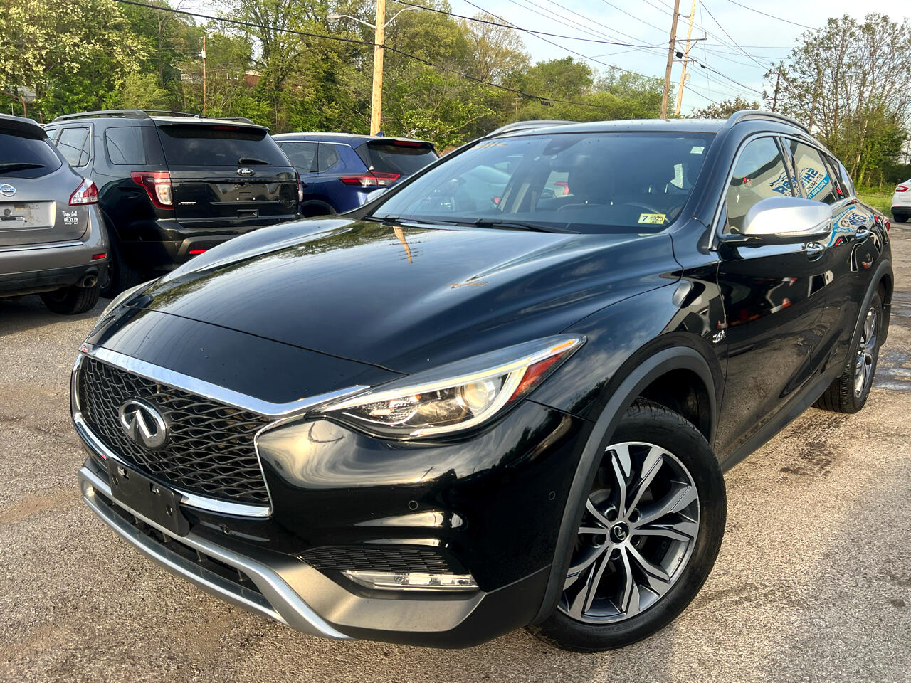 2017 Infiniti QX30 Luxury AWD