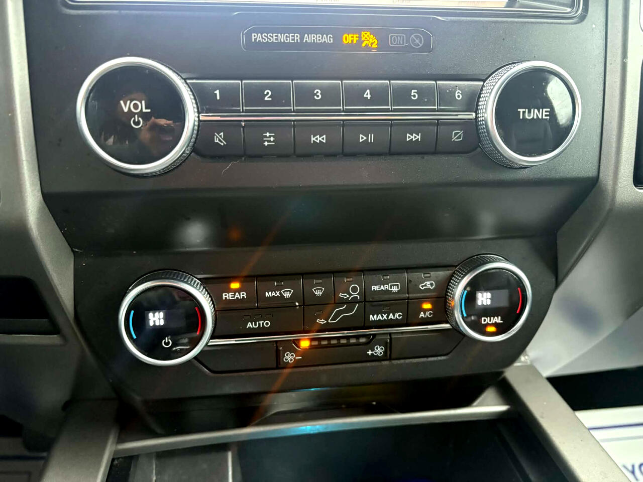 Ford Expedition XLT 4WD 2019