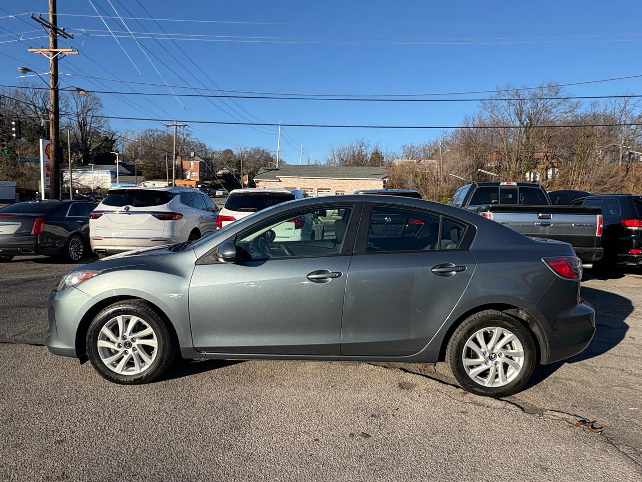 Mazda MAZDA3 i Touring AT 4-Door 2013