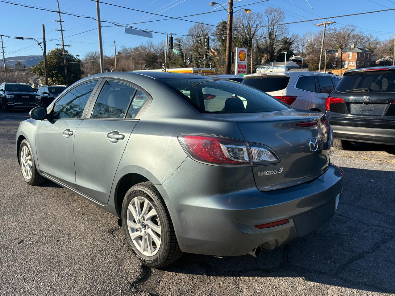 Mazda MAZDA3 i Touring AT 4-Door 2013