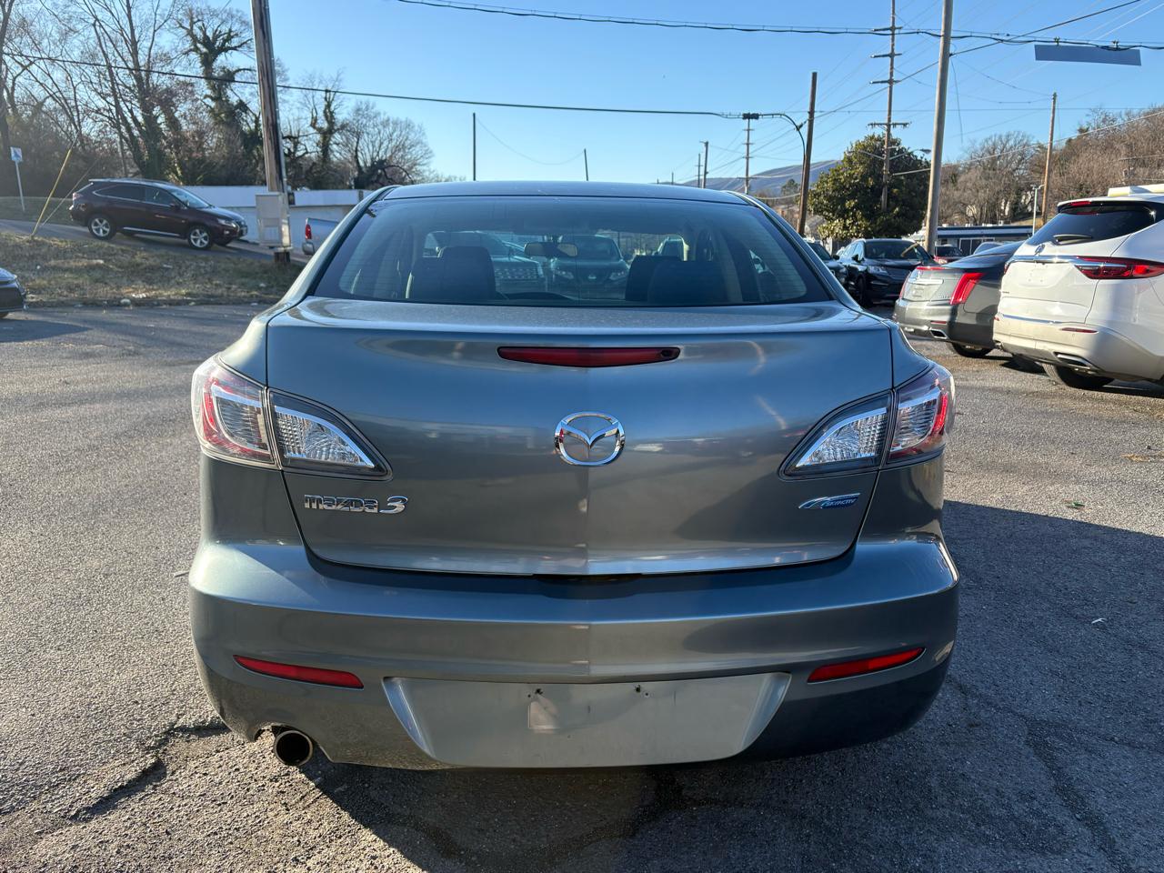 Mazda MAZDA3 i Touring AT 4-Door 2013