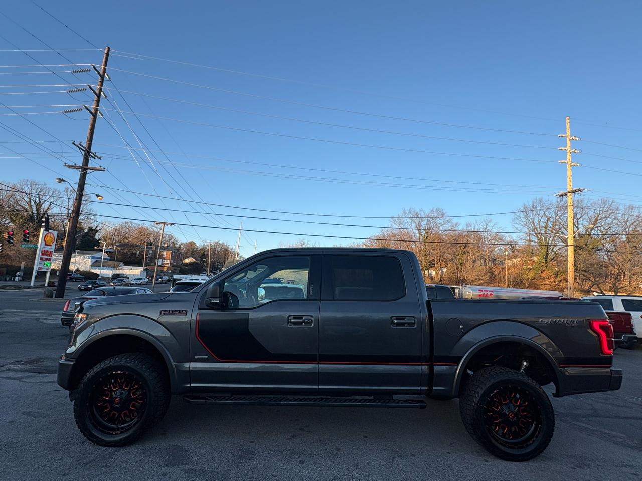 Ford F-150 4WD SuperCrew 150" XLT 2016