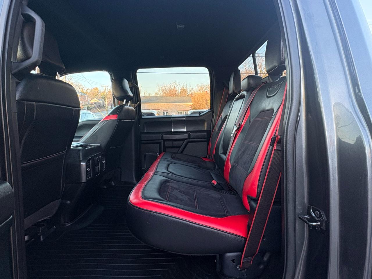 Ford F-150 4WD SuperCrew 150" XLT 2016