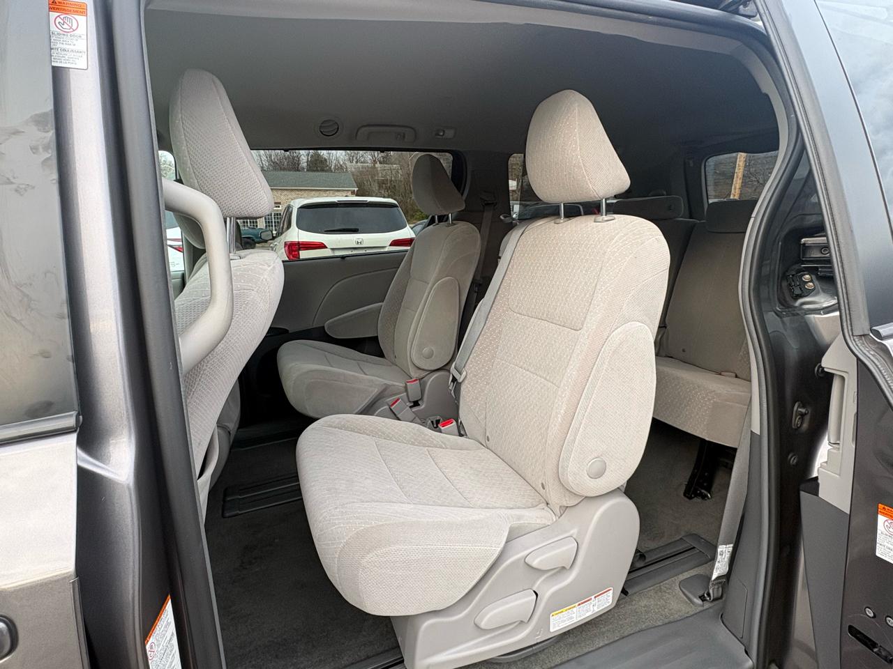 Toyota Sienna LE 8-Passenger 2018