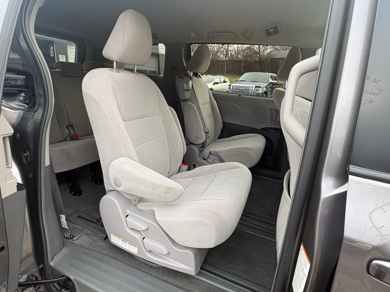 Toyota Sienna LE 8-Passenger 2018