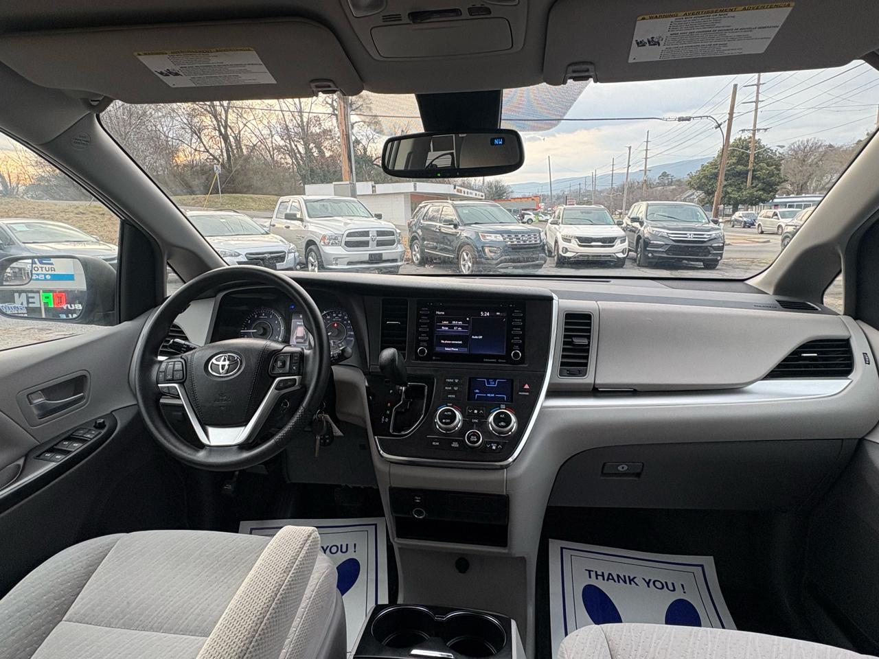 Toyota Sienna LE 8-Passenger 2018