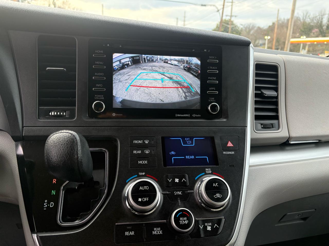 Toyota Sienna LE 8-Passenger 2018