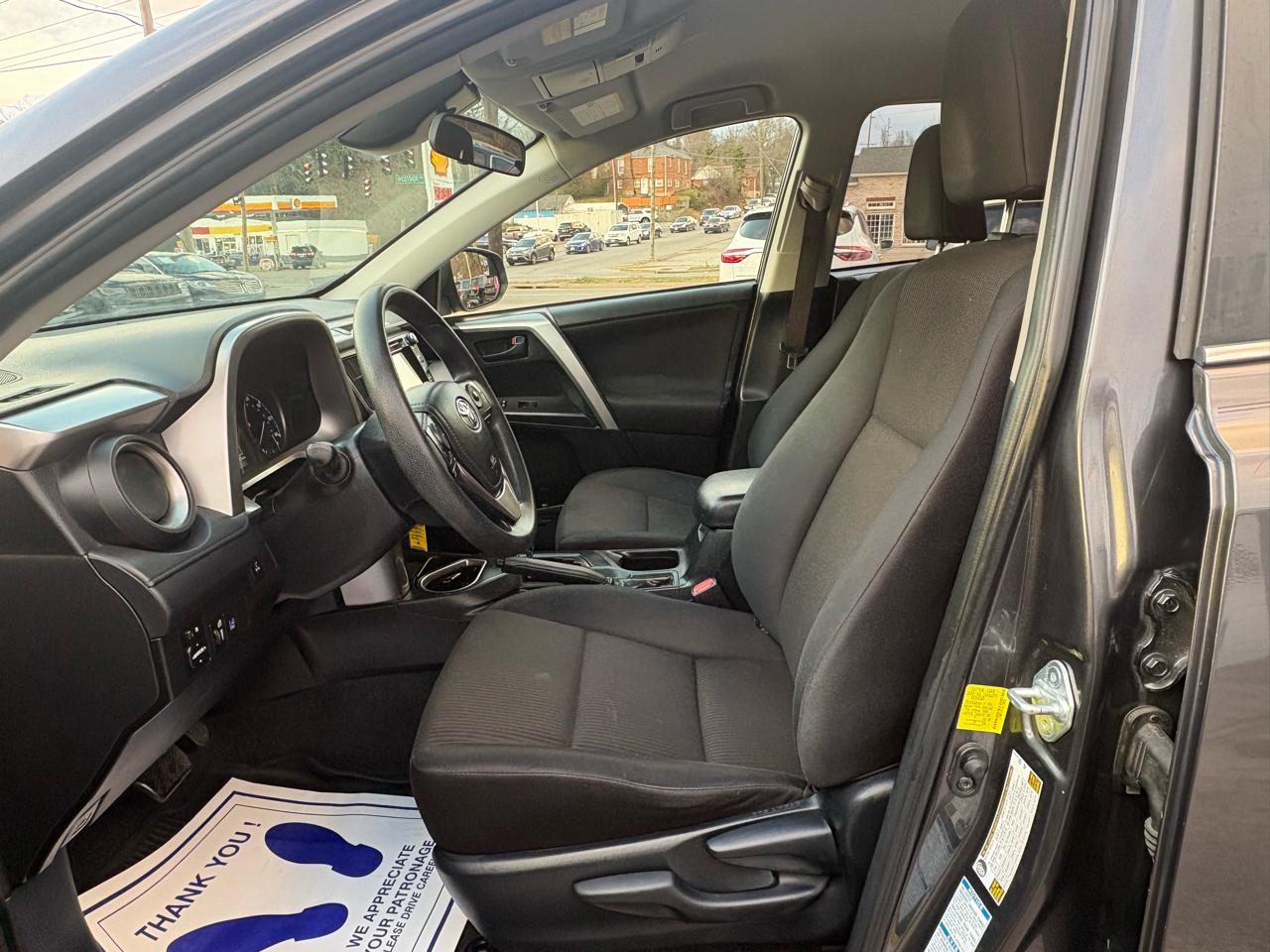 Toyota RAV4 LE AWD 2017