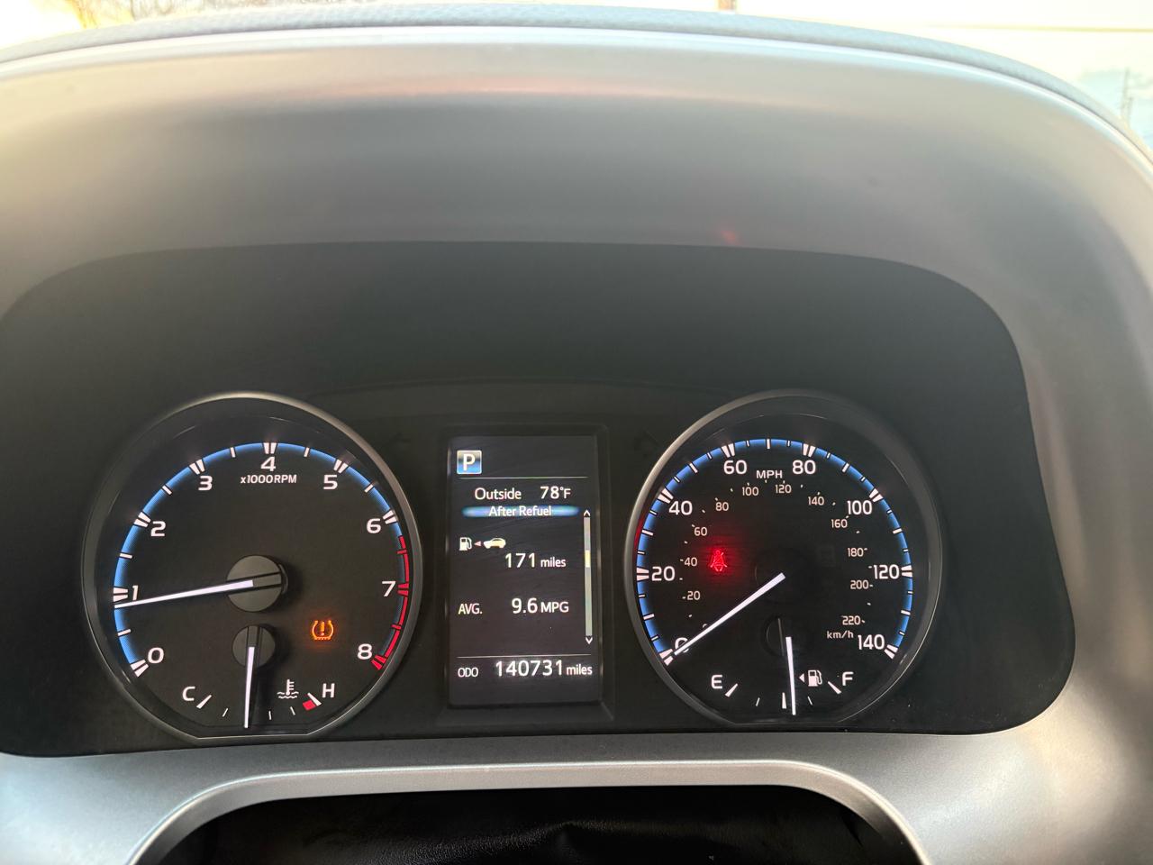 Toyota RAV4 LE AWD 2017