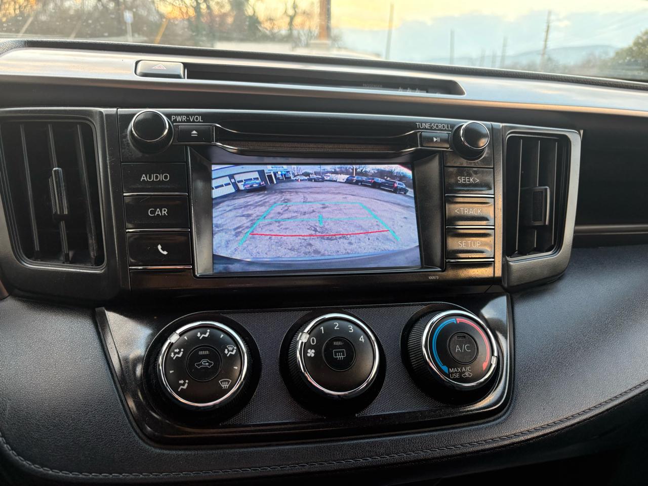 Toyota RAV4 LE AWD 2017