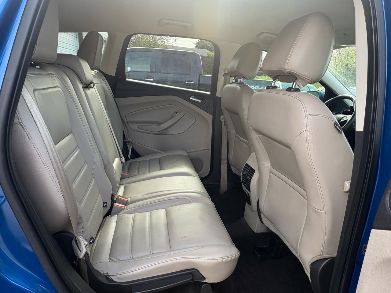 Ford Escape Titanium 4WD 2017