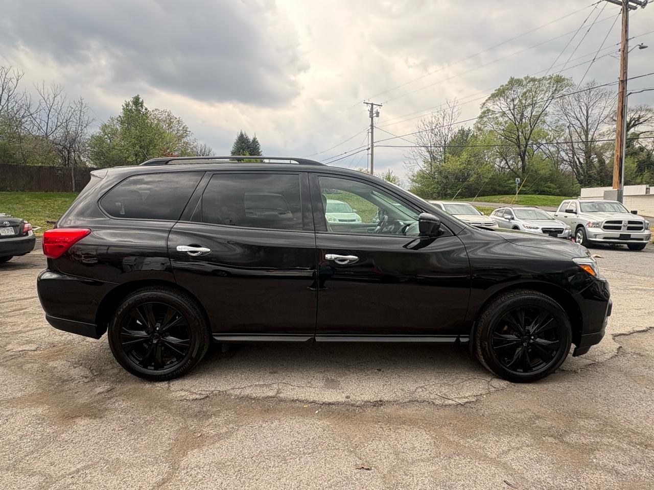 Nissan Pathfinder Platinum 4WD 2018