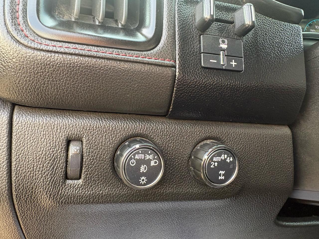 GMC Canyon All Terrain Crew Cab w/Cloth Short Box 4WD 2020