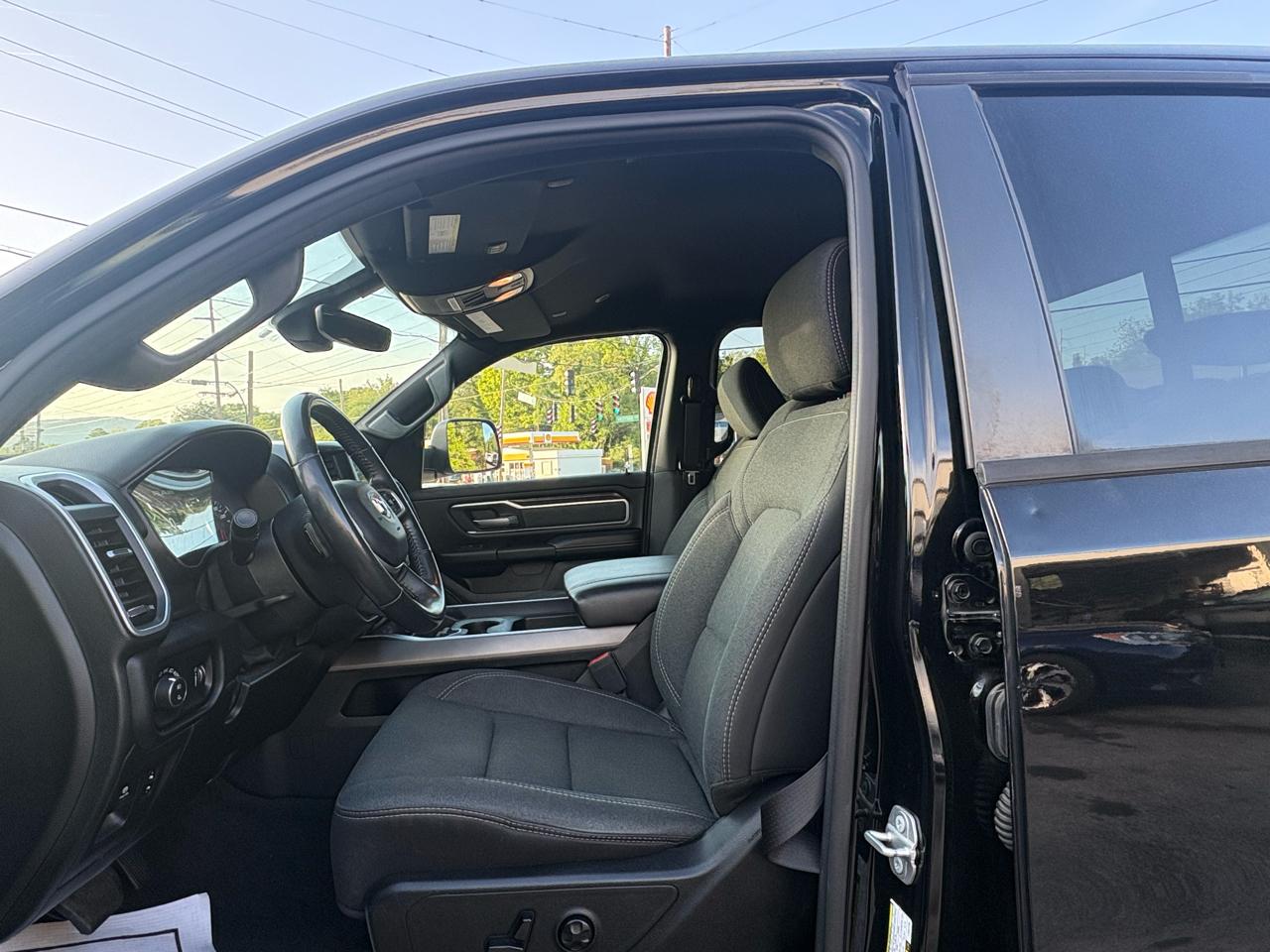 RAM 1500 Big Horn Quad Cab 4WD 2020