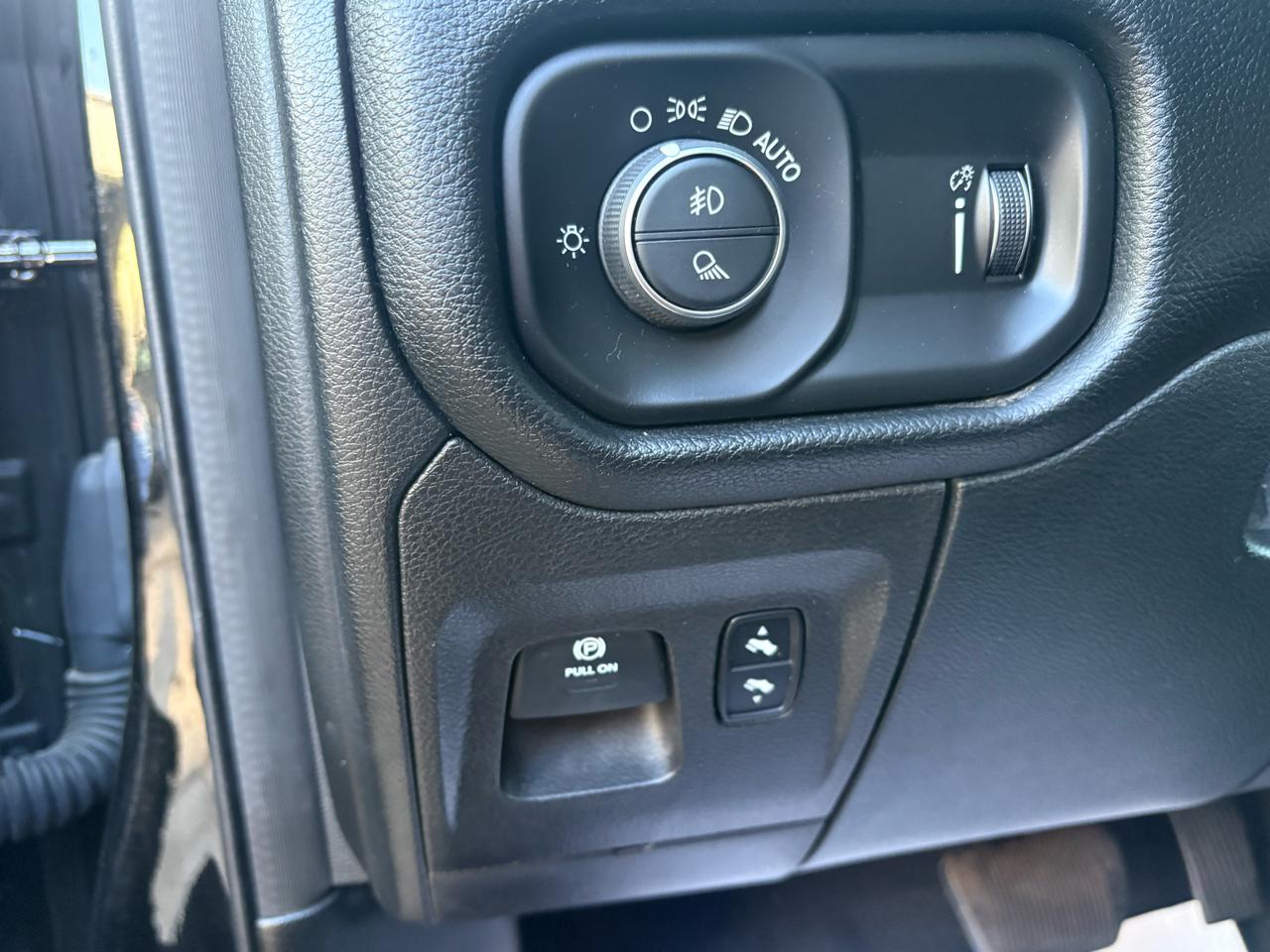 RAM 1500 Big Horn Quad Cab 4WD 2020