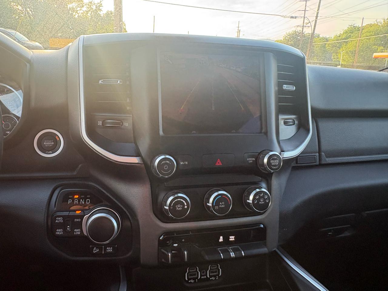 RAM 1500 Big Horn Quad Cab 4WD 2020