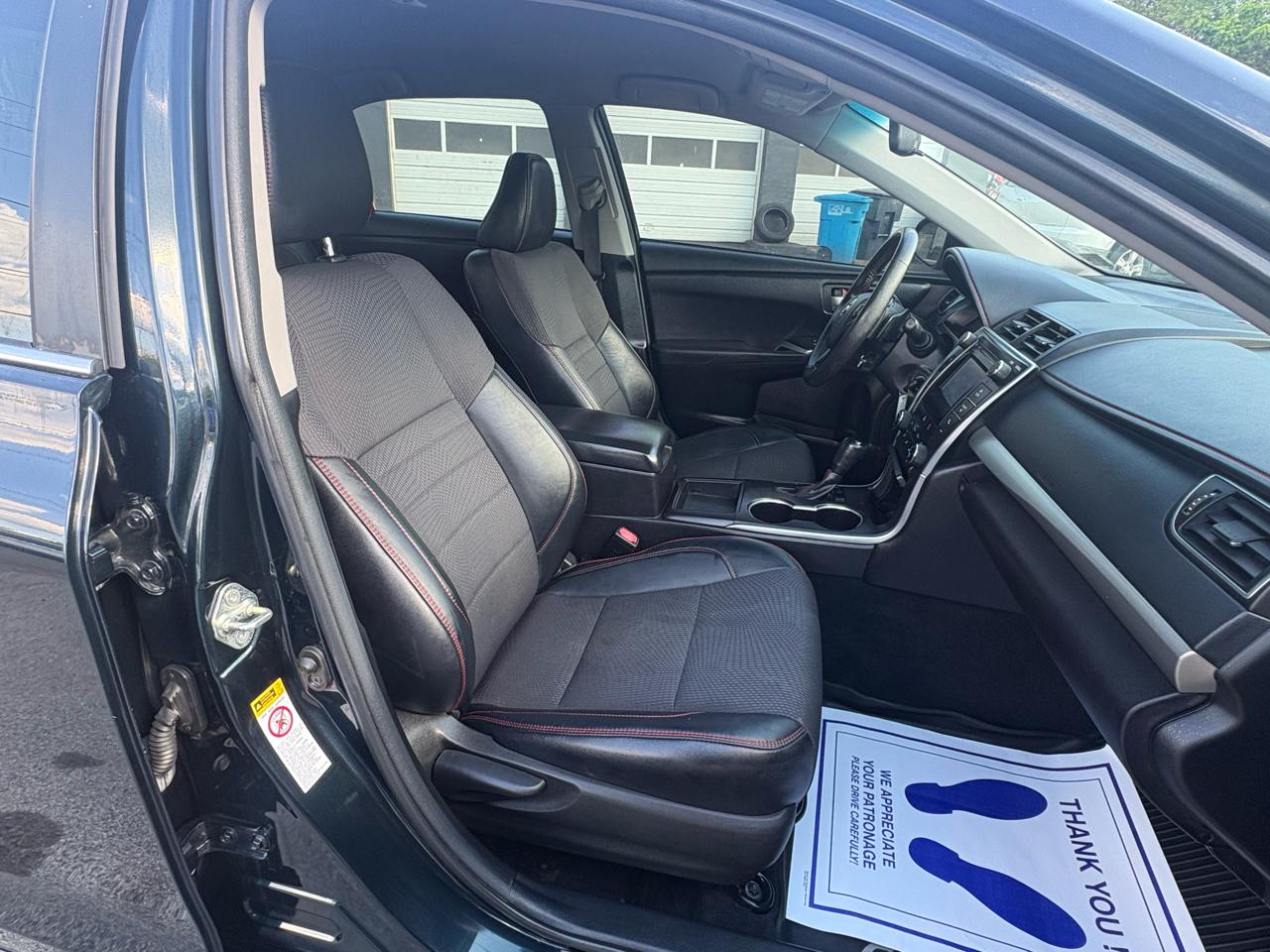 Toyota Camry SE 2017