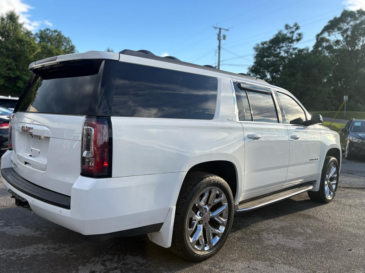GMC Yukon XL SLT 1/2 Ton 4WD 2015