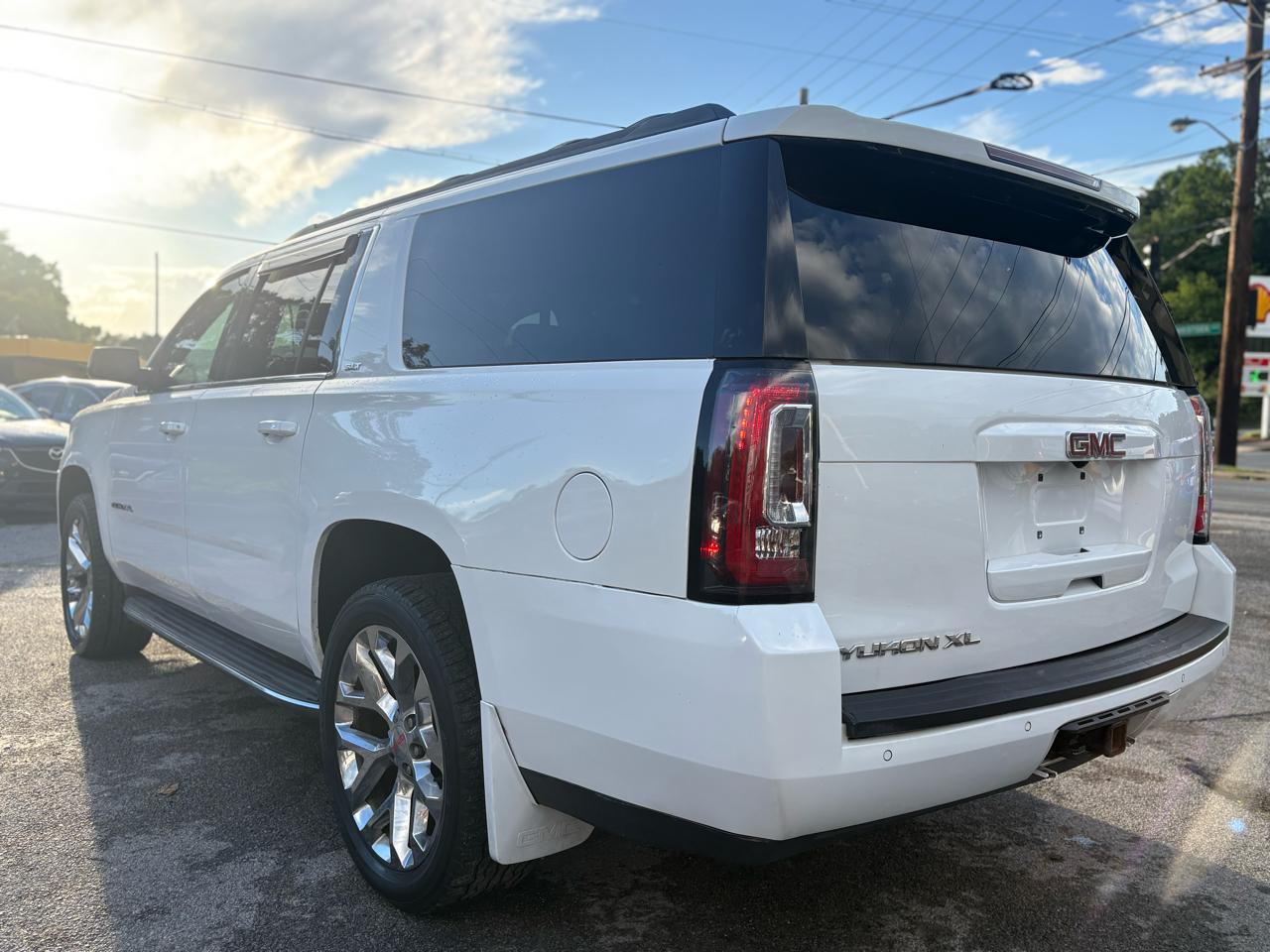 GMC Yukon XL SLT 1/2 Ton 4WD 2015