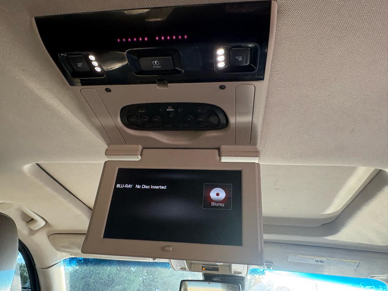 GMC Yukon XL SLT 1/2 Ton 4WD 2015