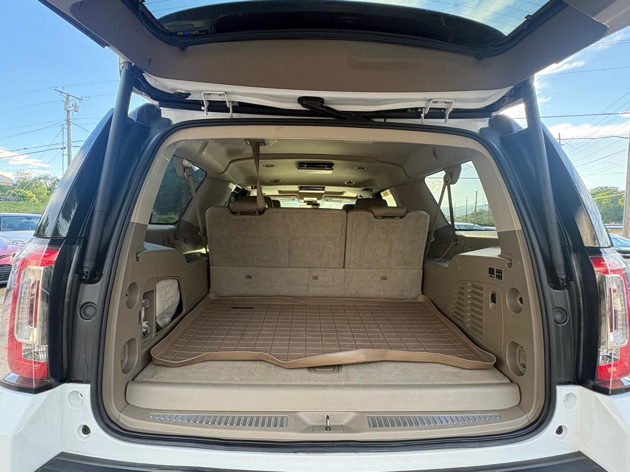 GMC Yukon XL SLT 1/2 Ton 4WD 2015
