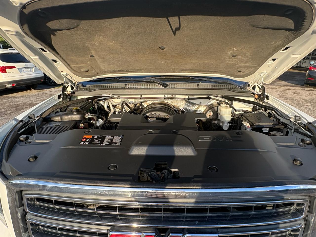 GMC Yukon XL SLT 1/2 Ton 4WD 2015