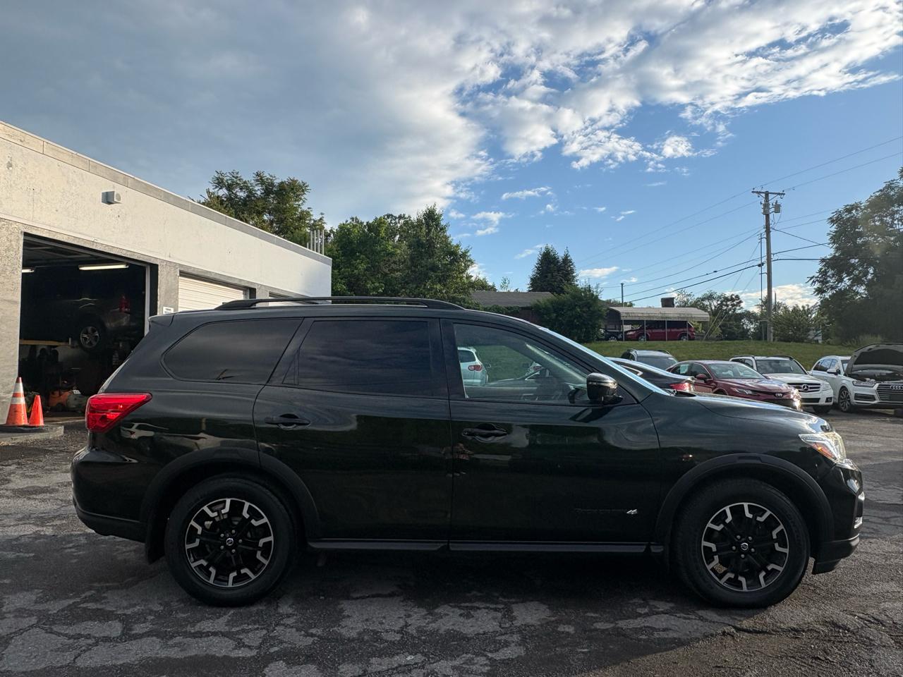 Nissan Pathfinder Platinum 4WD 2018
