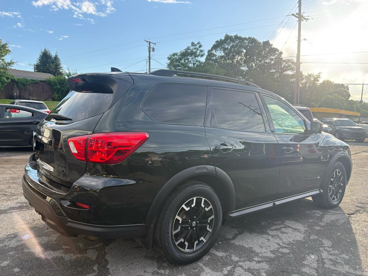 Nissan Pathfinder Platinum 4WD 2018