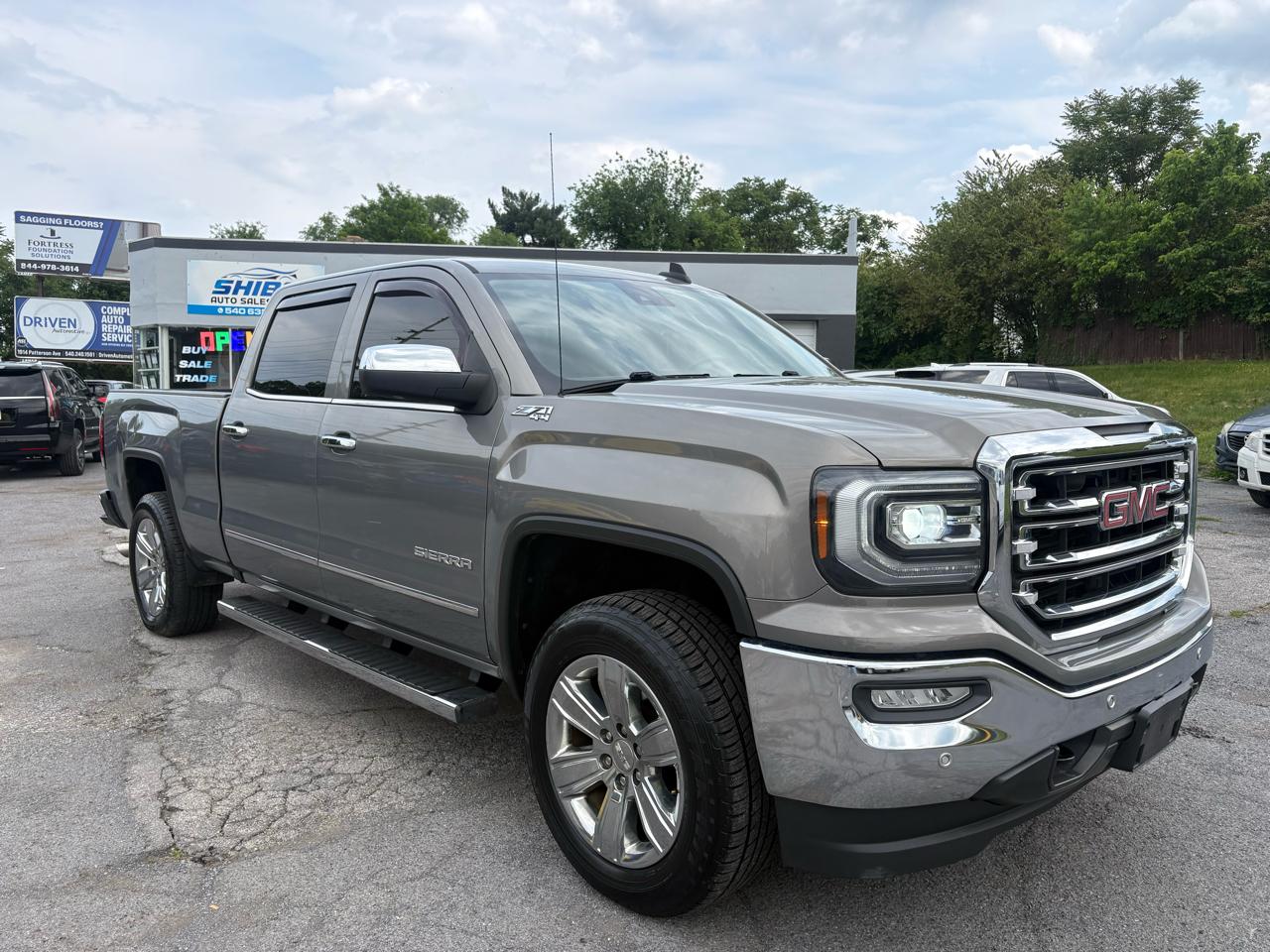 GMC Sierra 1500 SLT Crew Cab Long Box 4WD 2017