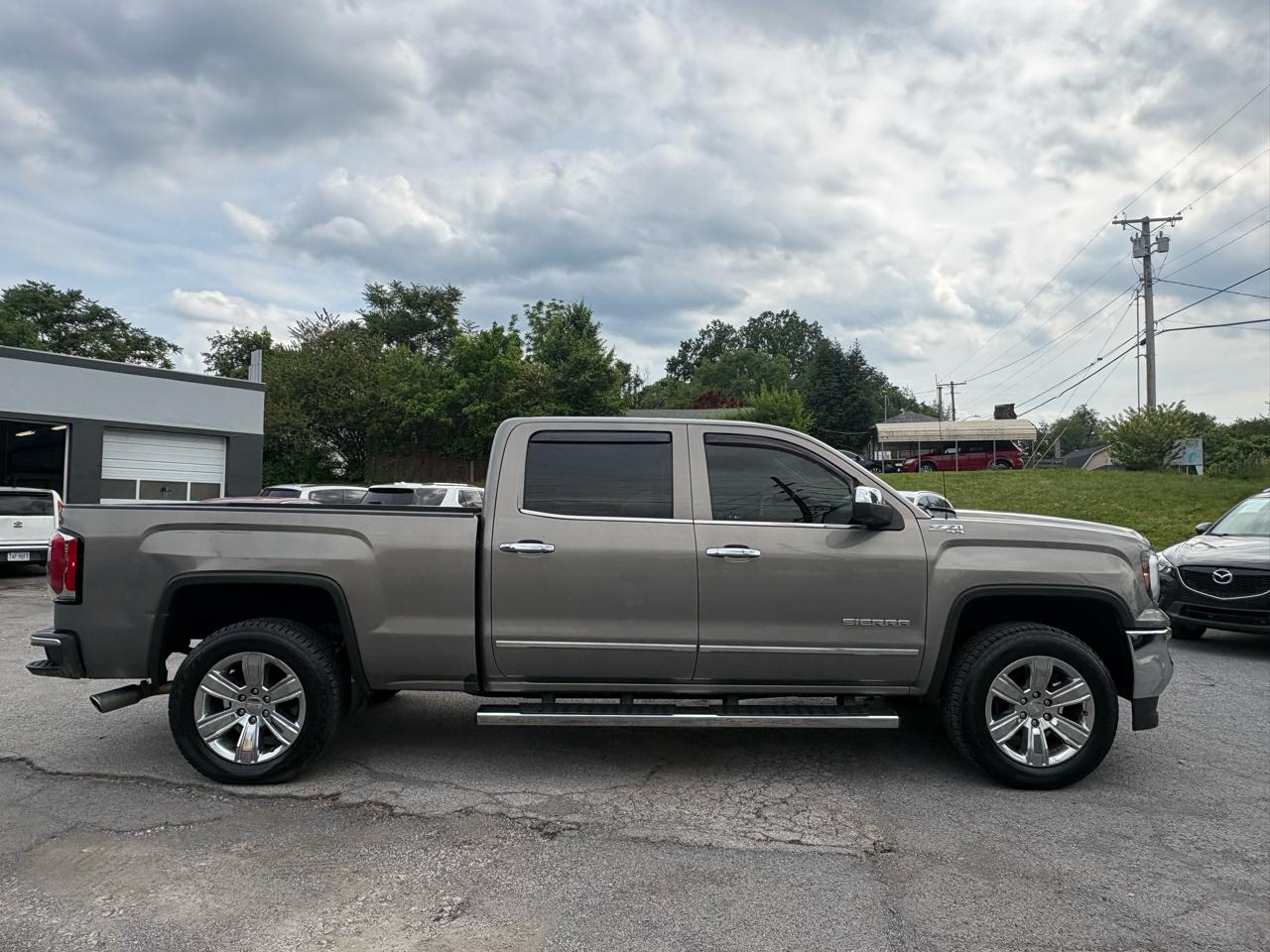GMC Sierra 1500 SLT Crew Cab Long Box 4WD 2017