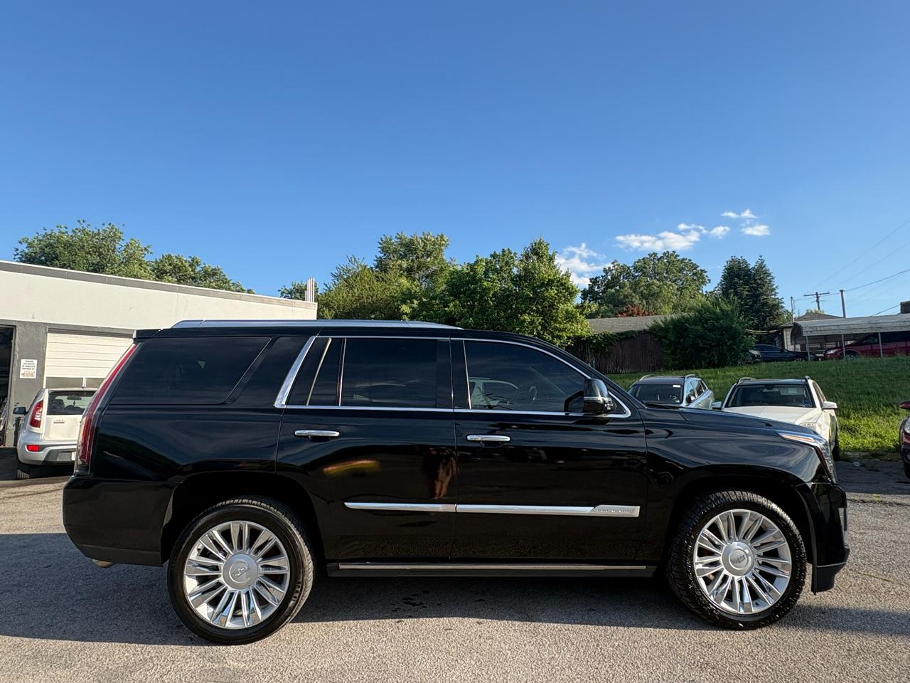 Cadillac Escalade Platinum 4WD 2016