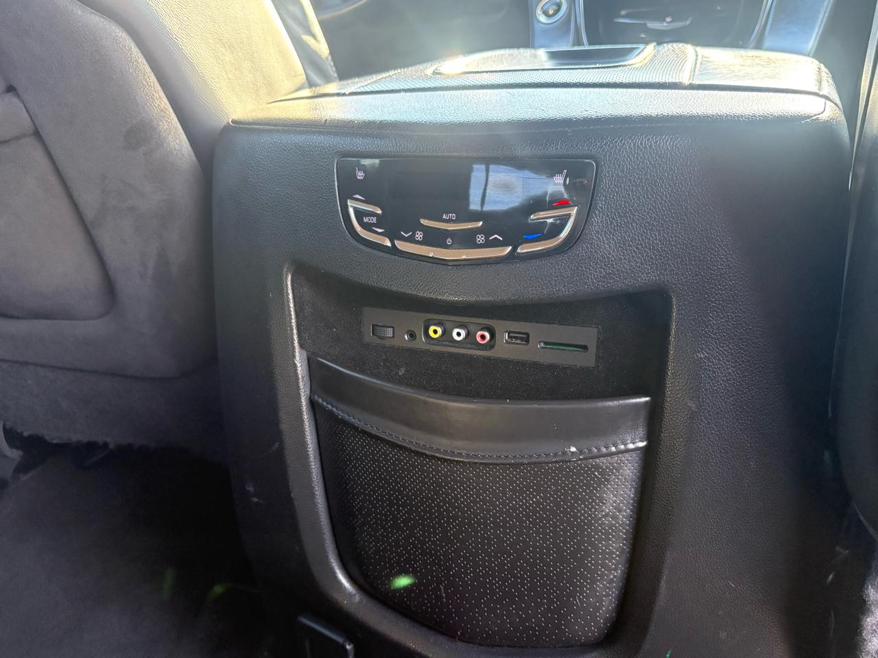 Cadillac Escalade Platinum 4WD 2016