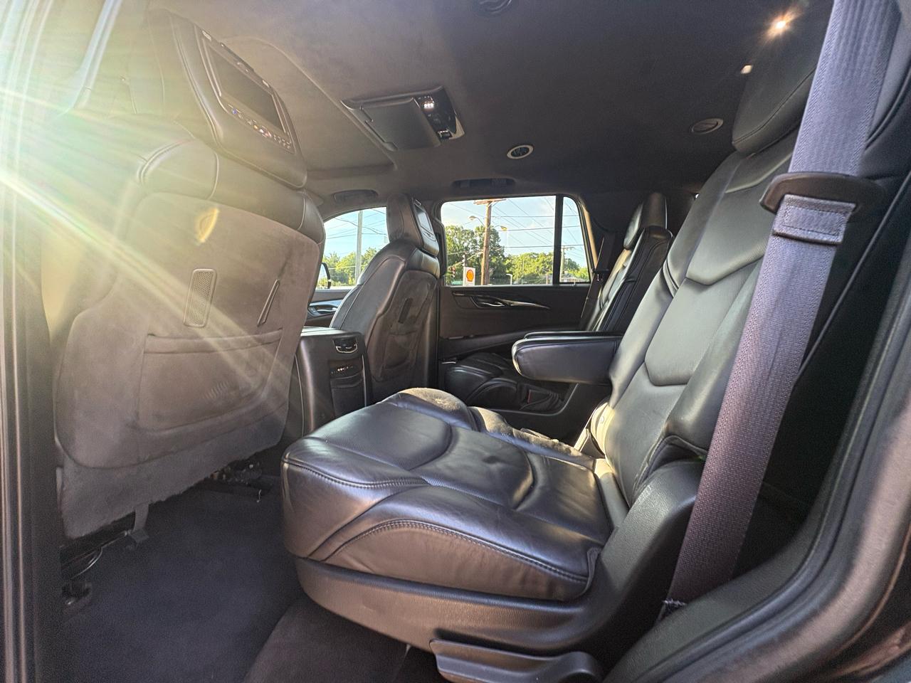 Cadillac Escalade Platinum 4WD 2016