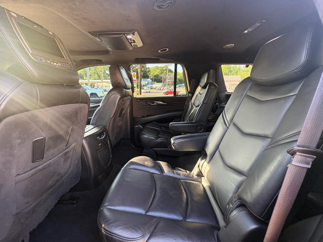 Cadillac Escalade Platinum 4WD 2016