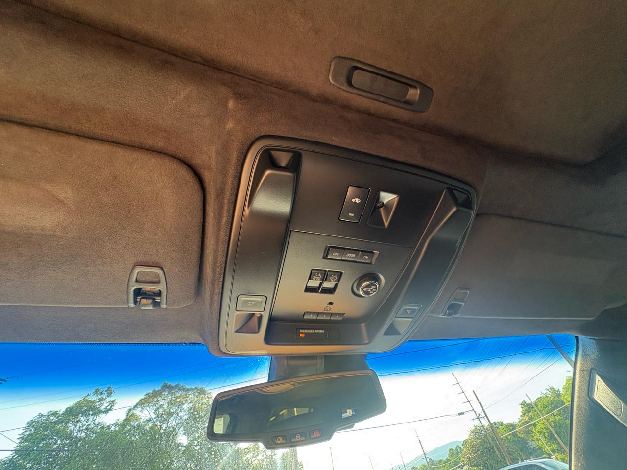 Cadillac Escalade Platinum 4WD 2016