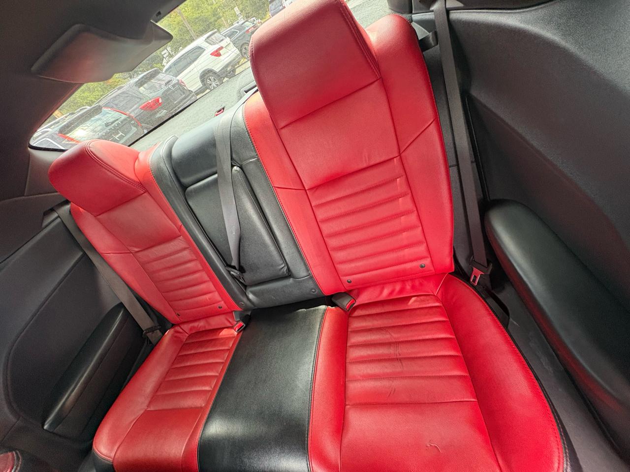 Dodge Challenger SXT 2012