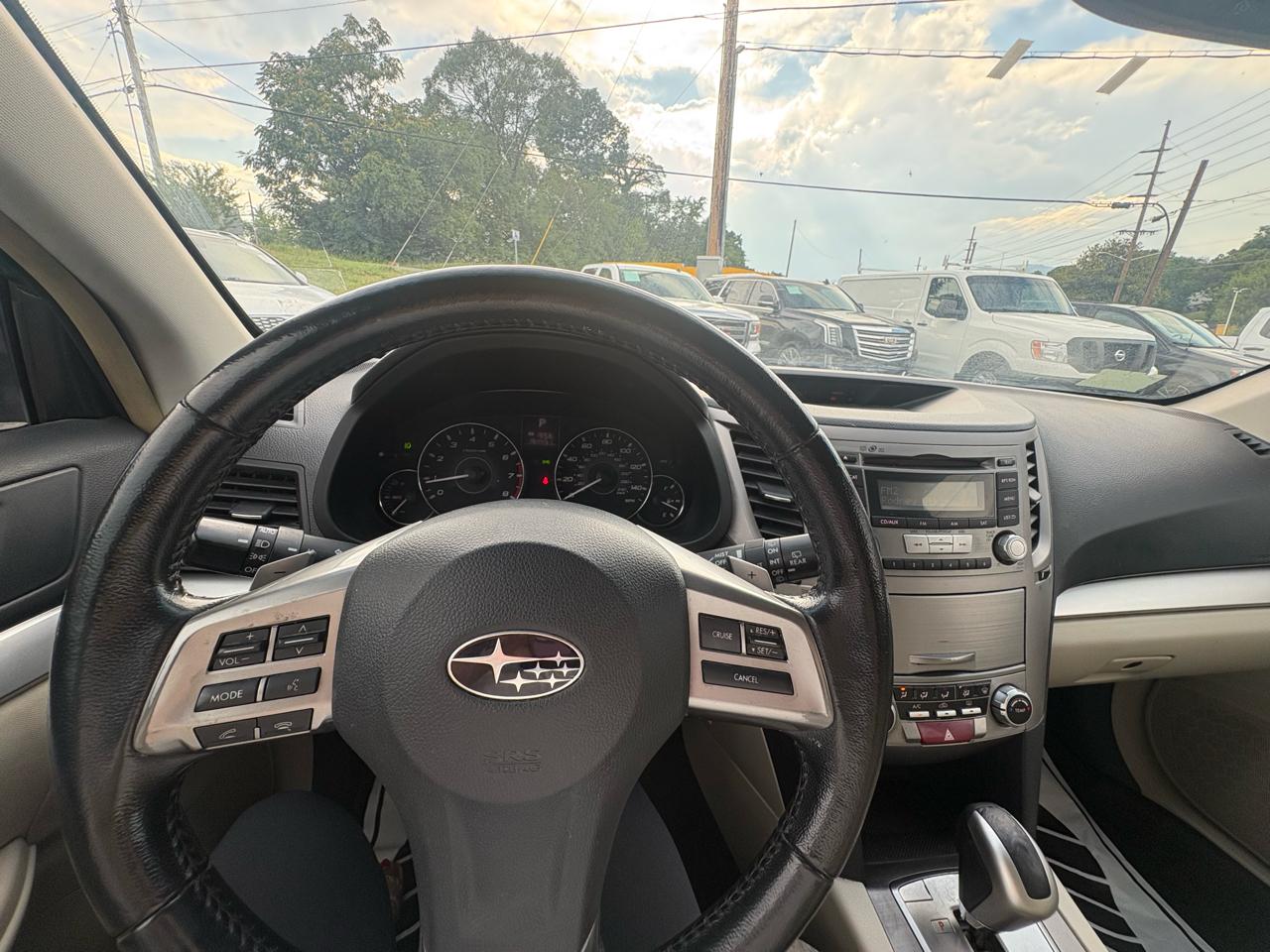 Subaru Outback 2.5i Premium 2012