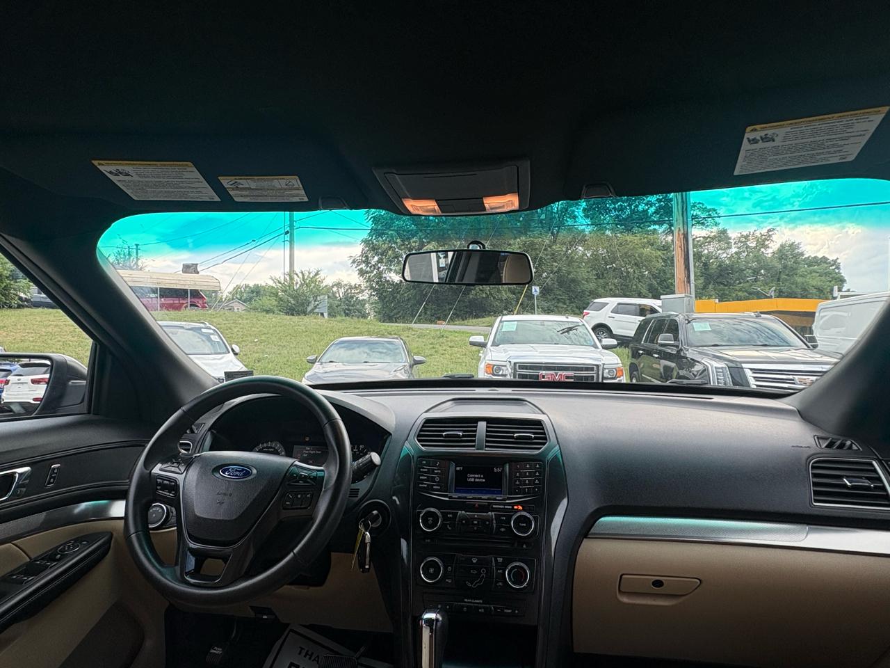 Ford Explorer Base FWD 2017