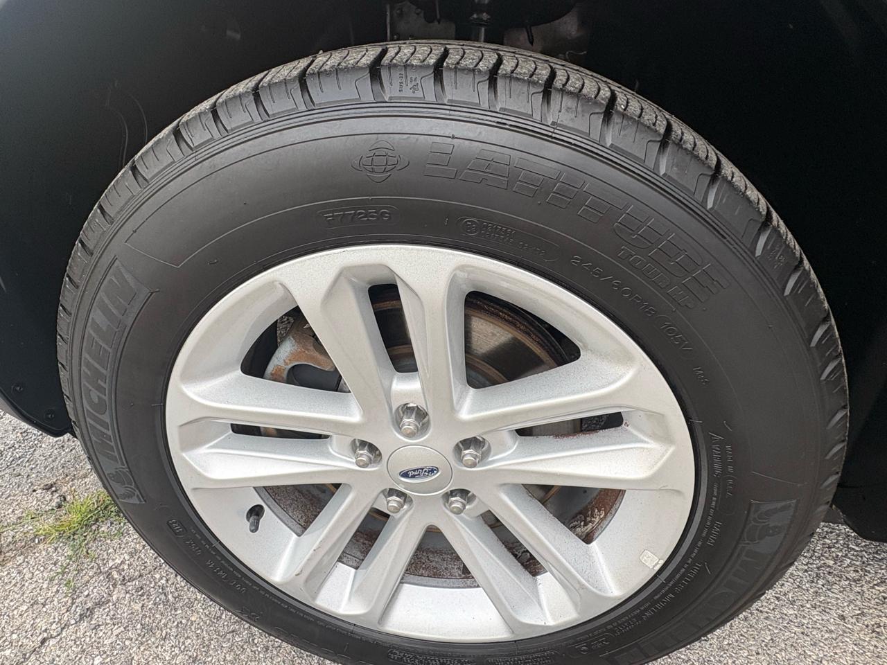 Ford Explorer Base FWD 2017