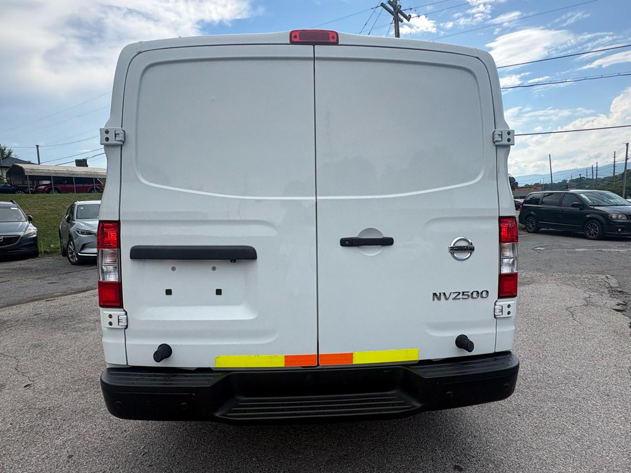 Nissan NV Cargo 2500 HD S V6 2019