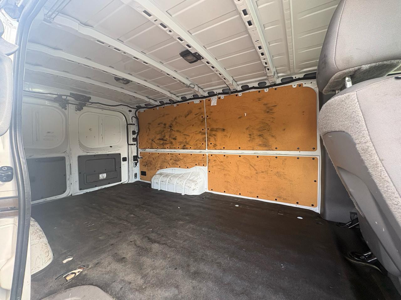 Nissan NV Cargo 2500 HD S V6 2019