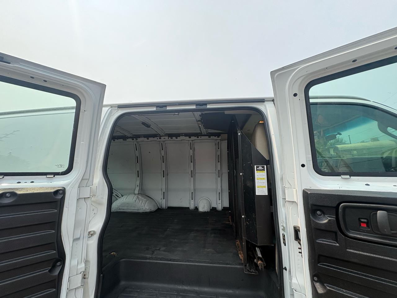 GMC Savana G2500 Cargo 2017