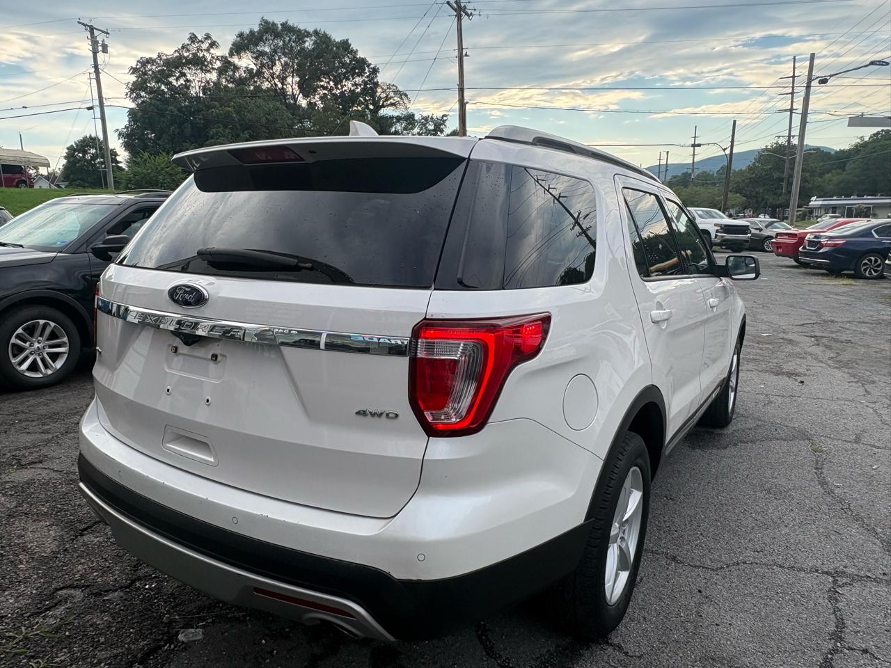 Ford Explorer XLT Sport 4.0L 4WD 2016