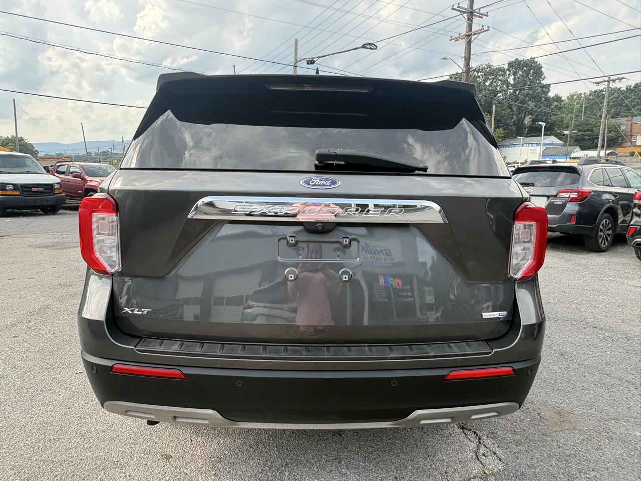 Ford Explorer Sport 4D SUV 4WD 2020