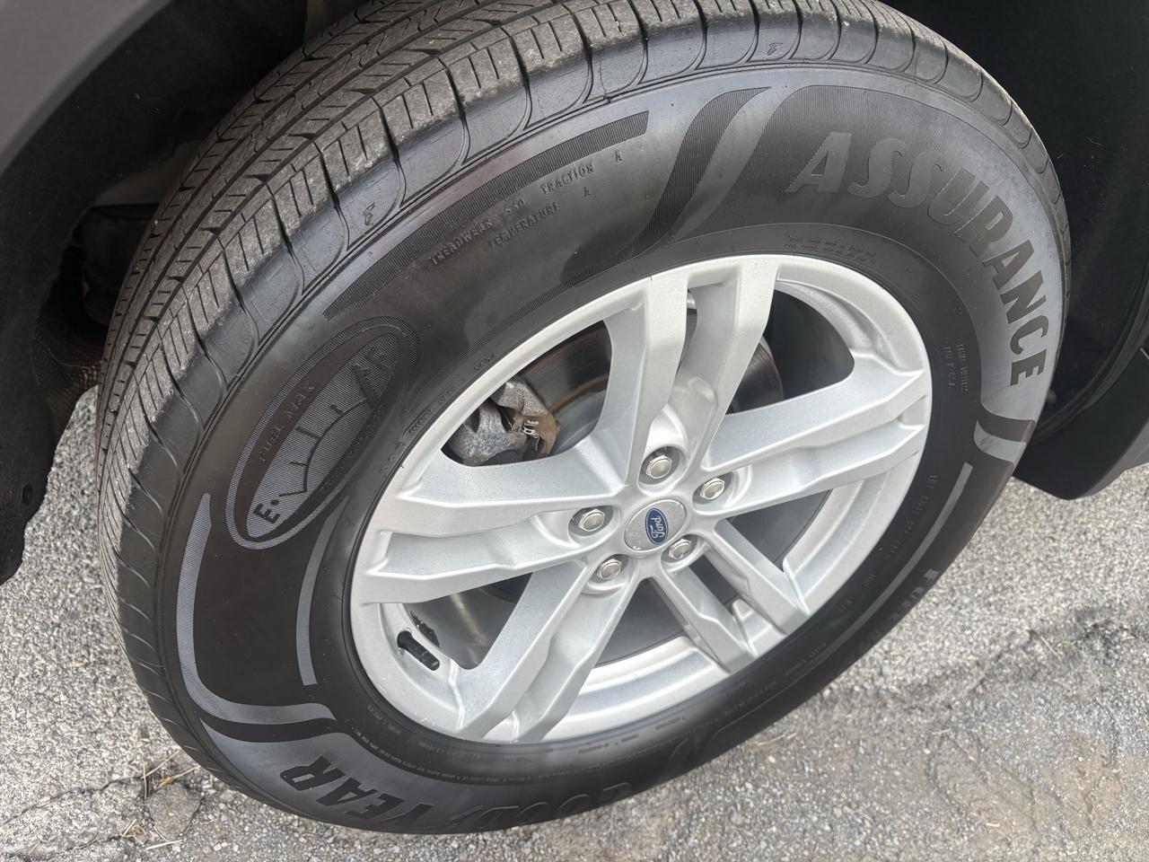Ford Explorer Sport 4D SUV 4WD 2020