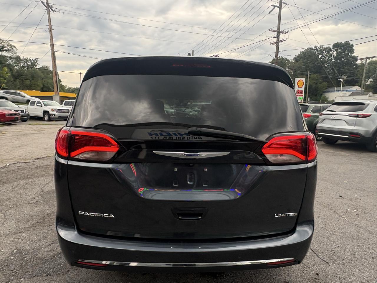 Chrysler Pacifica Limited 2020