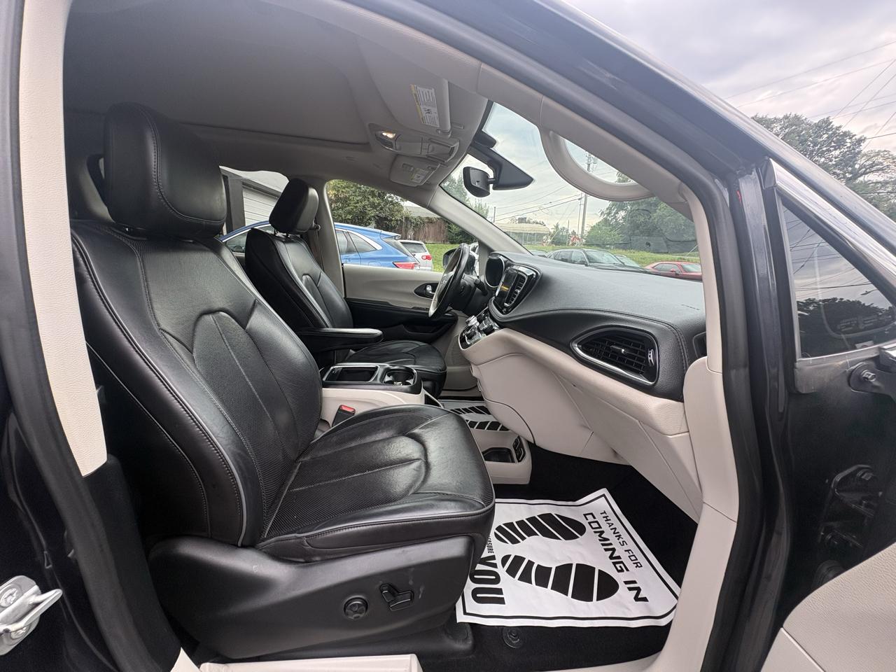 Chrysler Pacifica Limited 2020