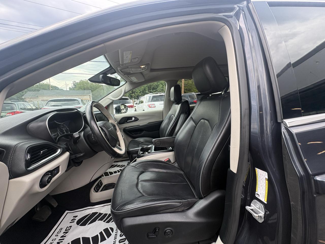 Chrysler Pacifica Limited 2020